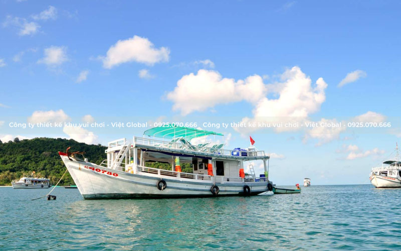 Di chuyển đến công viên nước Sun World Phú Quốc bằng tàu thủy