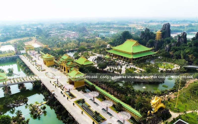 Di chuyển đến trường đua Đại Nam bằng xe máy