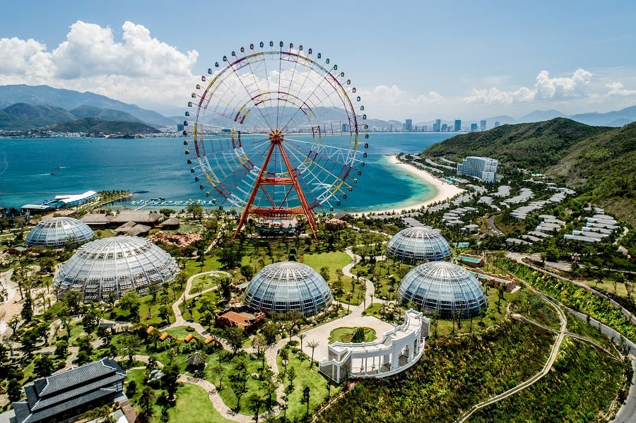 VinWonders Nha Trang - The LARGEST theme park in Vietnam